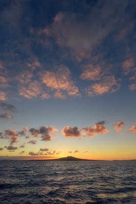 NI04 - An island in the sun - Auckland.jpg